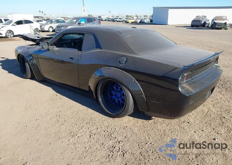 2009 Dodge Challenger Srt8 z USA, uszkodzony, nr VIN 2B3LJ74W59H588280